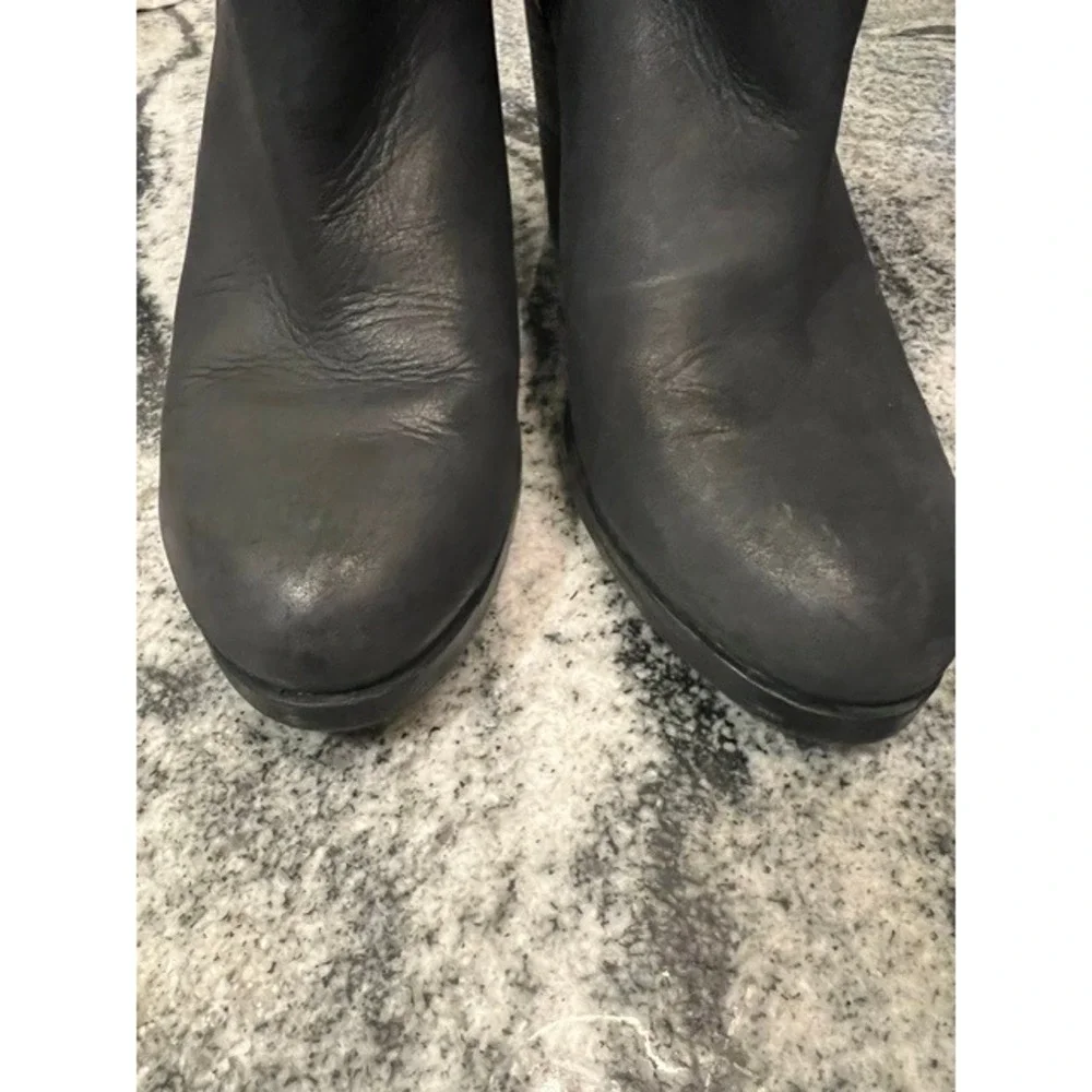 Vince Camuto Helyn Ankle Boots Women 10 Black Good Leather Split Shaft Heel